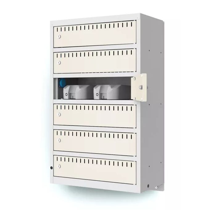 Zijaanzicht van de Lockeel wand laadlocker met 6 compartimenten, met een open compartiment dat de oplaadkabels toont.