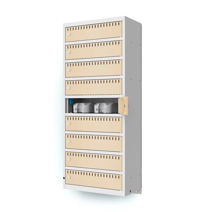 Vooraanzicht van de Lockeel wand laadlocker met 9 compartimenten, met een open compartiment dat de laadpoorten toont.