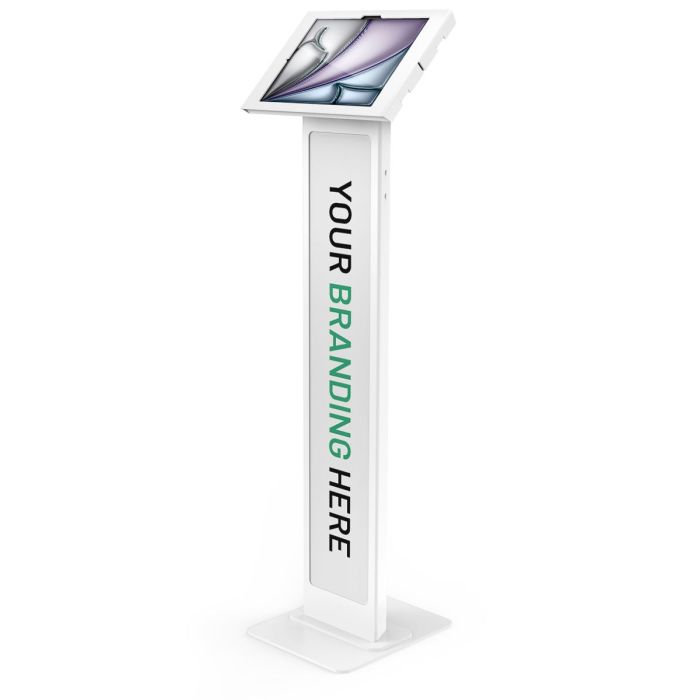 Studiofoto van de witte Compulocks BrandMe Apex vloerstandaard voor iPad Air 13 inch, schuin van voren gezien met ruimte voor eigen branding.