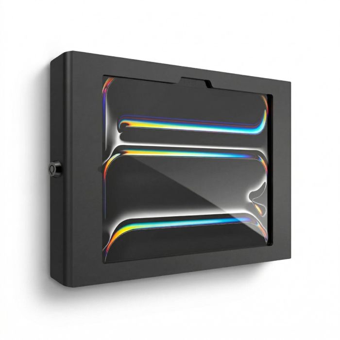 Zijaanzicht van de Compulocks Apex wandhouder voor iPad Pro 11 inch, zwart, gemonteerd aan de muur met een iPad in de houder.