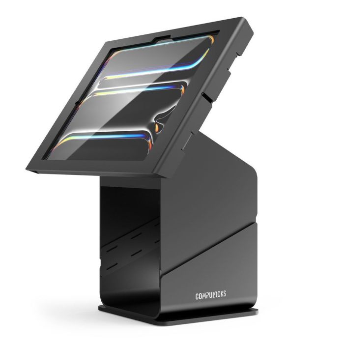Zijaanzicht van de Compulocks tabletprinter kiosk met een iPad Pro 13 inch, zwart, in gebruik.