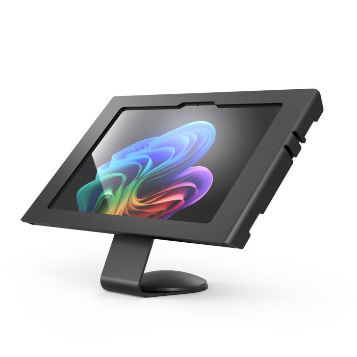 Zijaanzicht van de Compulocks Core Apex tafelhouder voor Microsoft Surface Pro 11, met een kleurrijk scherm zichtbaar.