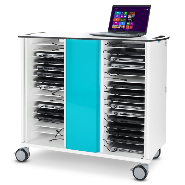 Zijaanzicht van de Zioxi onView2 laptop oplaadkar met open vakken voor 32 laptops en een laptop op de bovenkant.