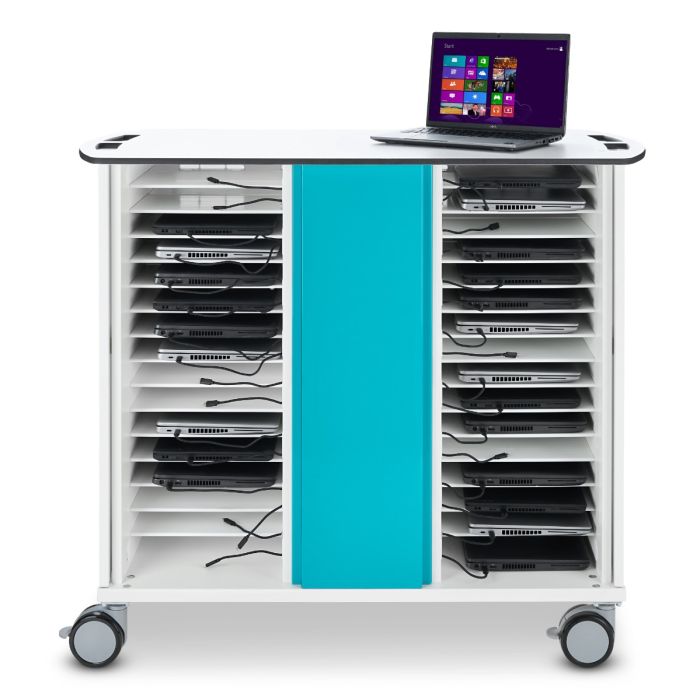 Zijaanzicht van de Zioxi laptop oplaadkar met open compartimenten voor 32 laptops en een laptop op de bovenkant.