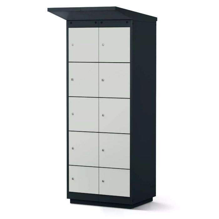 Vooraanzicht van de Lockeel fietsaccu laadlocker met 8 compartimenten en sleutelslot.