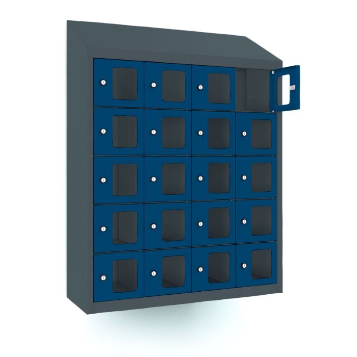 Schuin vooraanzicht van de Lockeel telefoonlocker met 20 vakken en sleutelslot, waarbij één van de blauwe deurtjes met venster opengezet is.