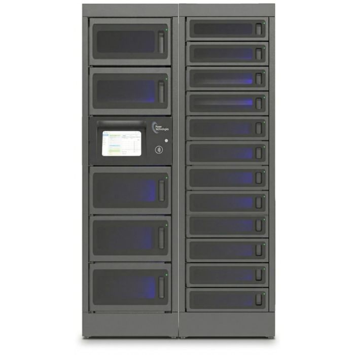 Vooraanzicht van de Power Technologies PT-PRO-17 modulaire oplaadlocker met open compartimenten en bedieningsscherm.
