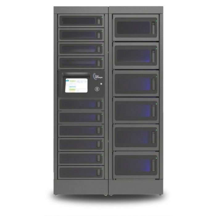 Vooraanzicht van de Power Technologies PT-PRO-16 modulaire oplaadlocker met open compartimenten en bedieningsscherm.