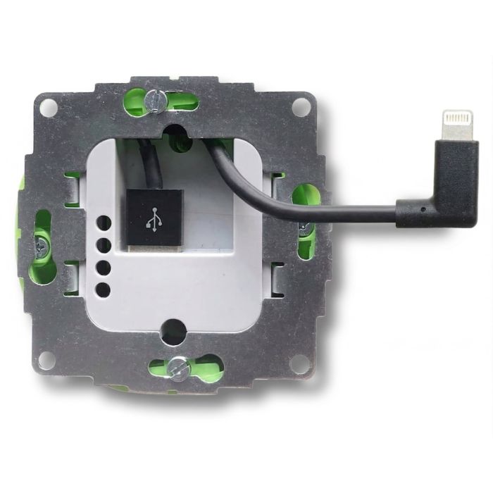 Detailweergave van de Smart Things sCharge USB-A inbouwvoeding met Lightning kabel, met zichtbare aansluitingen en bevestigingspunten.