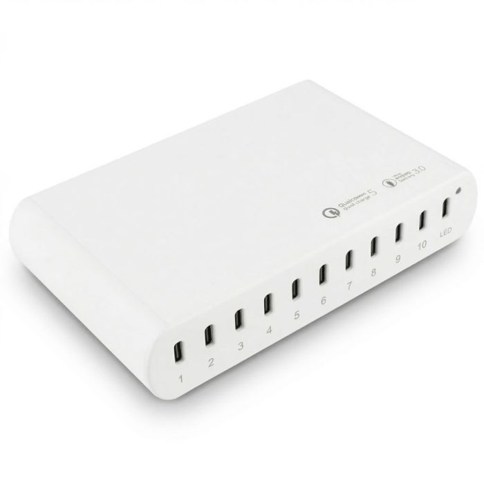 Hoekzicht van de Torvik OLH-10 USB-C oplaadhub met tien poorten en LED-indicator.