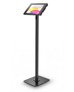 Zijaanzicht van de Compulocks Swift Swell vloerstandaard voor iPad, zwart met een heldere display in gebruik.
