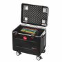 Open PARAT TC10 EDUCOVER oplaadkoffer met kleurrijke tabletcompartimenten en kabelbeheer.