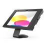 Zijaanzicht van de Compulocks Core Apex tafelhouder voor iPad, met een schuin geplaatste tablet in een moderne omgeving.