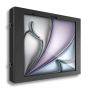 Zijaanzicht van de Compulocks Apex wandhouder voor iPad Air, zwart, met een elegant ontwerp en bevestigingsdetails zichtbaar.