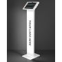 Studiofoto van de witte Compulocks BrandMe Lumina Apex vloerstandaard voor iPad Pro 11 inch, schuin van voren gezien met verlichte logopaneel-optie.