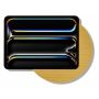Detailopname van de Displine Moonlight wandhouder in goud met een iPad Pro 11 inch (2025) erop geplaatst.