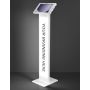Studiofoto van de witte Compulocks BrandMe Lumina Apex vloerstandaard voor Samsung Galaxy Tab A9+, schuin van voren gezien met verlichte displayzuil.