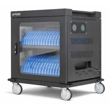Zijaanzicht van de Manhattan AC oplaadkar met open compartimenten voor 32 tablets of laptops tot 15.6 inch, zichtbaar met blauwe houders.