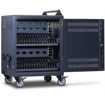 Zijaanzicht van de Power Technologies AC-30 oplaadkar met open deur en zichtbare oplaadcompartimenten voor 30 apparaten.