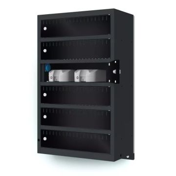 Zijaanzicht van de Lockeel wand laadlocker met 6 compartimenten, met enkele open compartimenten en sleutelslot zichtbaar.