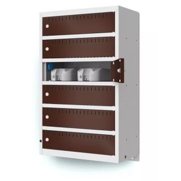 Zijaanzicht van de Lockeel wand laadlocker met 6 compartimenten, met één geopend compartiment en zichtbare laadstations.