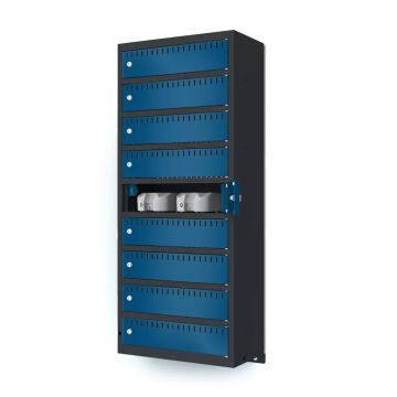 Zijaanzicht van de Lockeel wand laadlocker met 9 compartimenten, met een open compartiment voor toegang tot de laadpoorten.