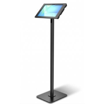 Zijaanzicht van de Compulocks Swift Apex vloerstandaard met Samsung Galaxy Tab S10 FE+ in gebruik, zwart ontwerp.