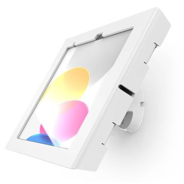 Hoekzicht van de witte Compulocks Bow Apex wandhouder voor iPad, met een heldere displayweergave en bevestigingsdetails zichtbaar.