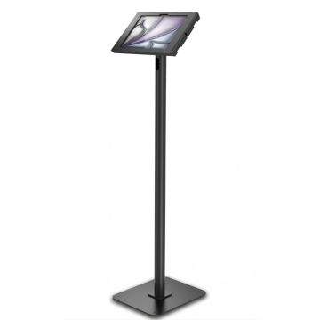 Zijaanzicht van de Compulocks Swift Apex vloerstandaard voor iPad Air 11 inch in zwart, met een stevige basis en een verstelbare houder.