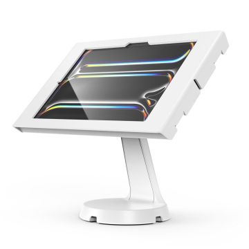 Zijaanzicht van de Compulocks Mast Apex tafelstandaard voor iPad Pro 11 inch in wit, met een schuin geplaatste iPad.