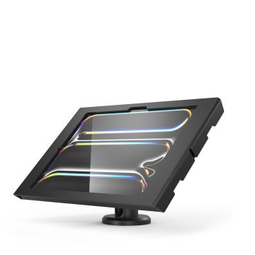 Zijaanzicht van de Compulocks Rise tafelhouder voor iPad Pro, met een schuin gemonteerde tablet in zwart.