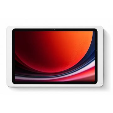 Bovenaanzicht van de Displine Companion Wall 2.0 wandhouder met een Samsung Galaxy Tab A9+ gemonteerd, in een strakke witte afwerking.
