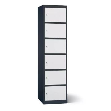 Zijaanzicht van de Lockeel accu laadlocker met 6 compartimenten en sleutelslot, gesloten en gemonteerd.