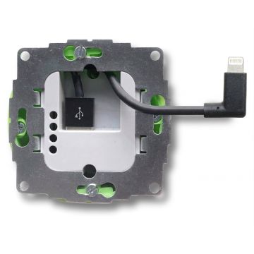 Detailweergave van de Smart Things sCharge USB-A inbouwvoeding met Lightning kabel, met zichtbare aansluitingen en bevestigingspunten.