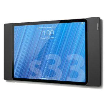 Zijaanzicht van de Smart Things sDock Fix wandhouder voor iPad Air 11 inch, gemonteerd aan de muur met een iPad in gebruik.